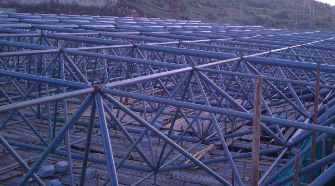 龙海概述网架加工中对钢材的质量的过细恳求